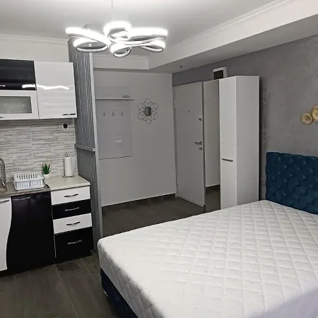 1 Apartment *